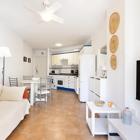 Home2book Cozy Coastal & Pool, Cristianos * 아로나